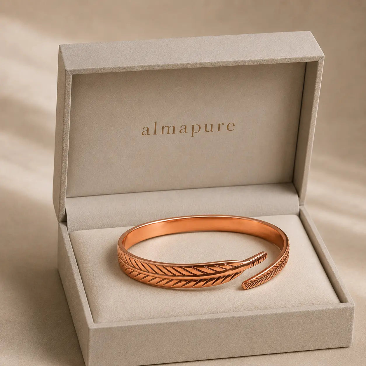 Alma Pure – LEBENSBLATT-Kupferarmband