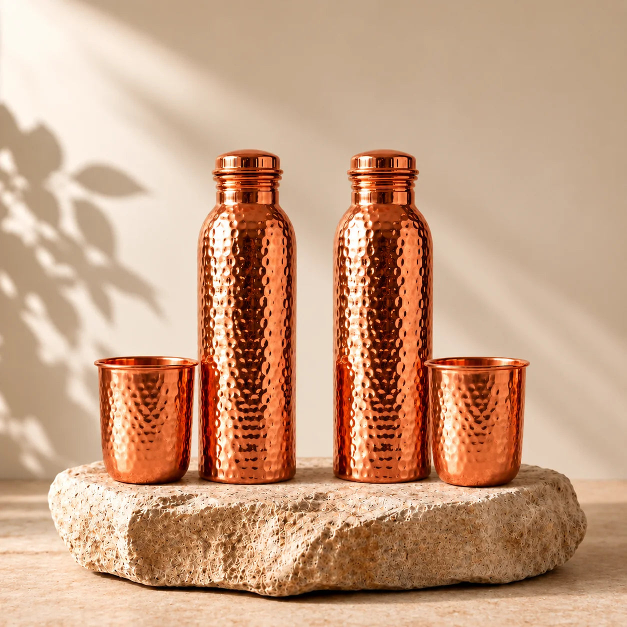 Alma Pure™ – Gehämmerte Kupferflasche für natürlich reines Wasser