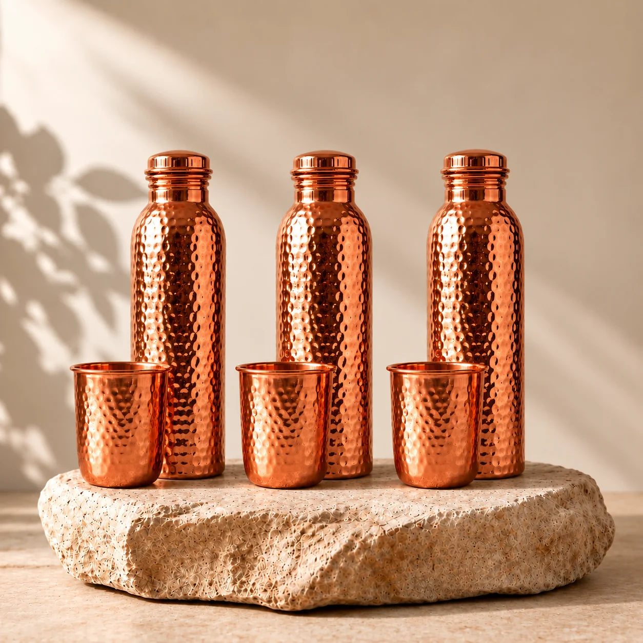Alma Pure™ – Gehämmerte Kupferflasche für natürlich reines Wasser