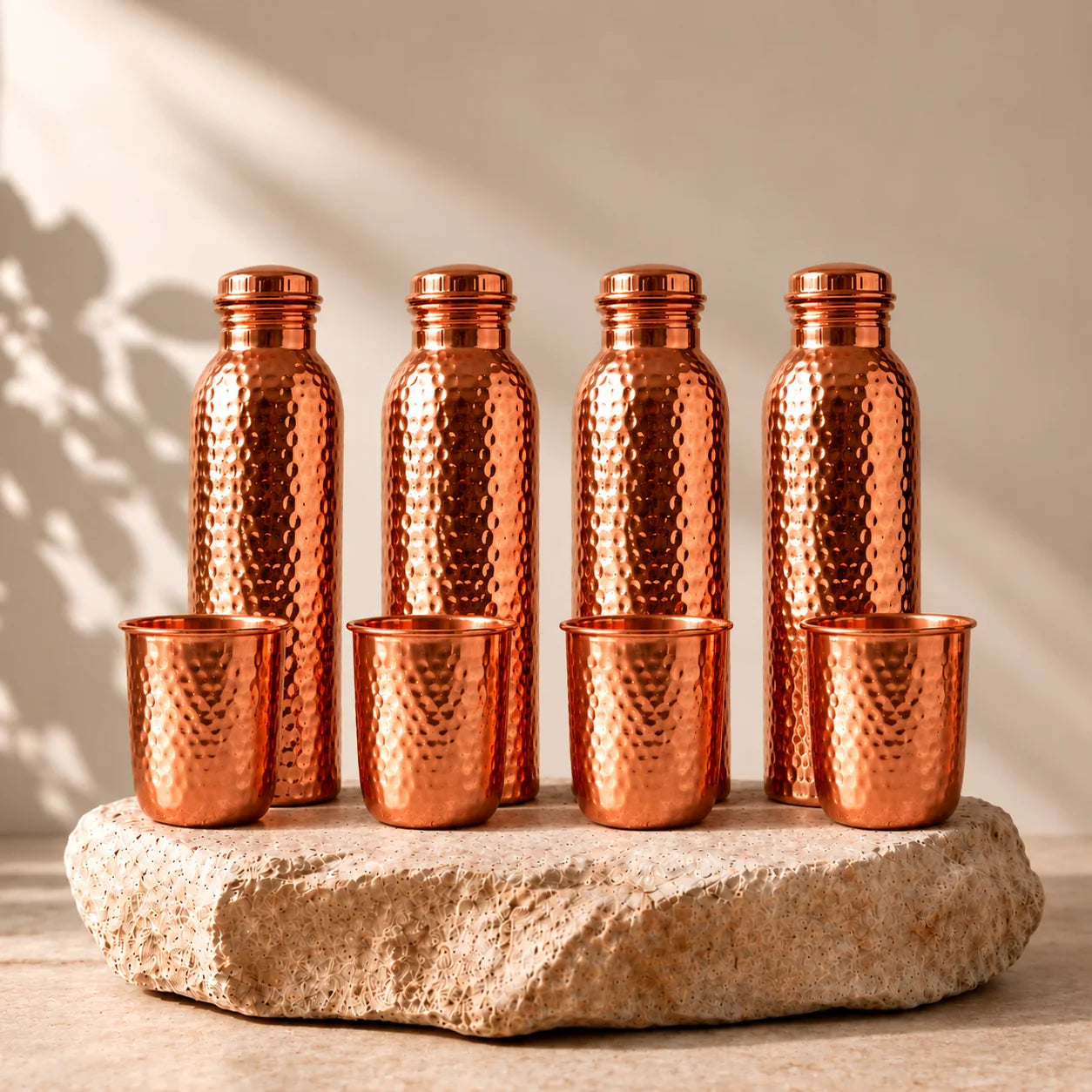 Alma Pure™ – Gehämmerte Kupferflasche für natürlich reines Wasser